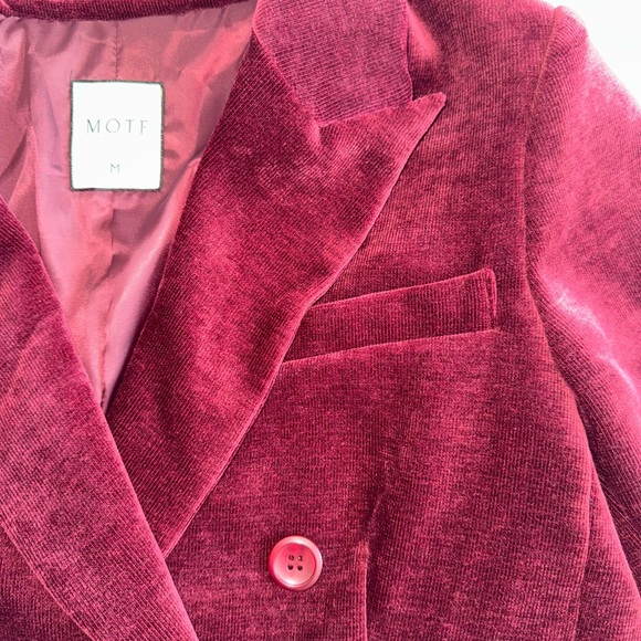 MOTF Double-Breasted Velvet Blazer in Deep Wine - Picture 7 of 8